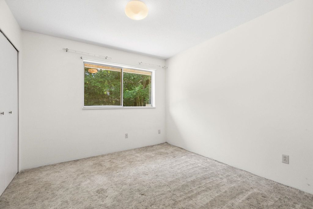 listing image 1102489931586208179