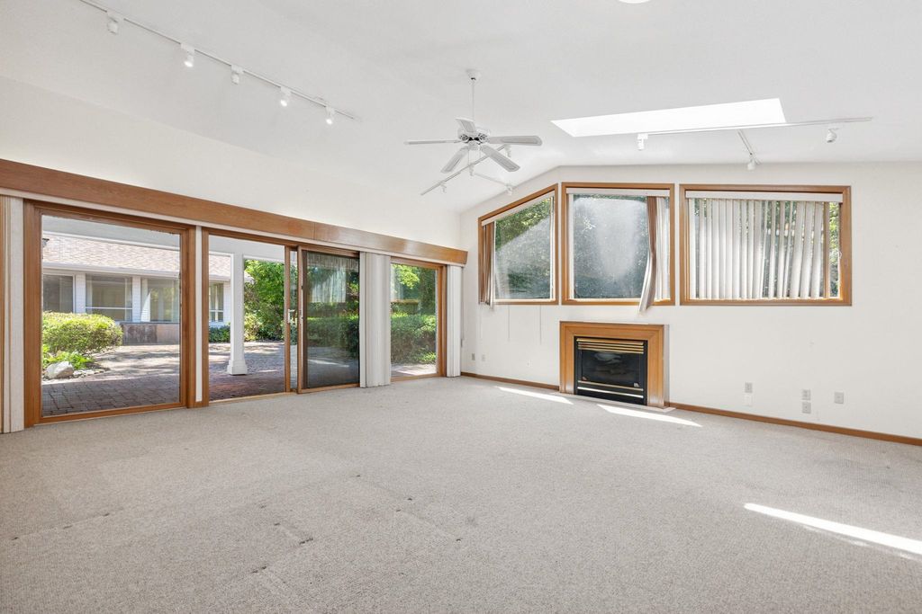 listing image 1107362822116451477