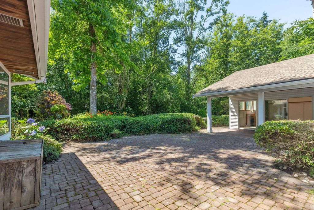listing image 1104984231293847454