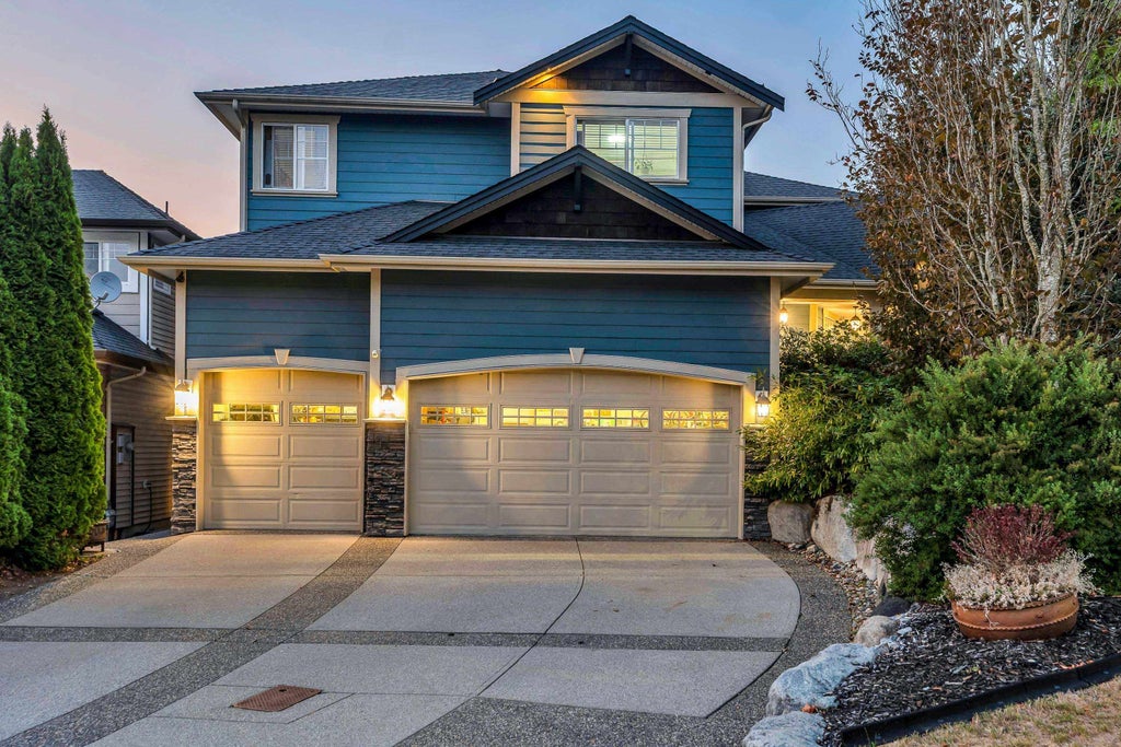Photo of 10339 Mceachern Street, Maple Ridge, BC V2W 0B2 (MLS # R3172919)