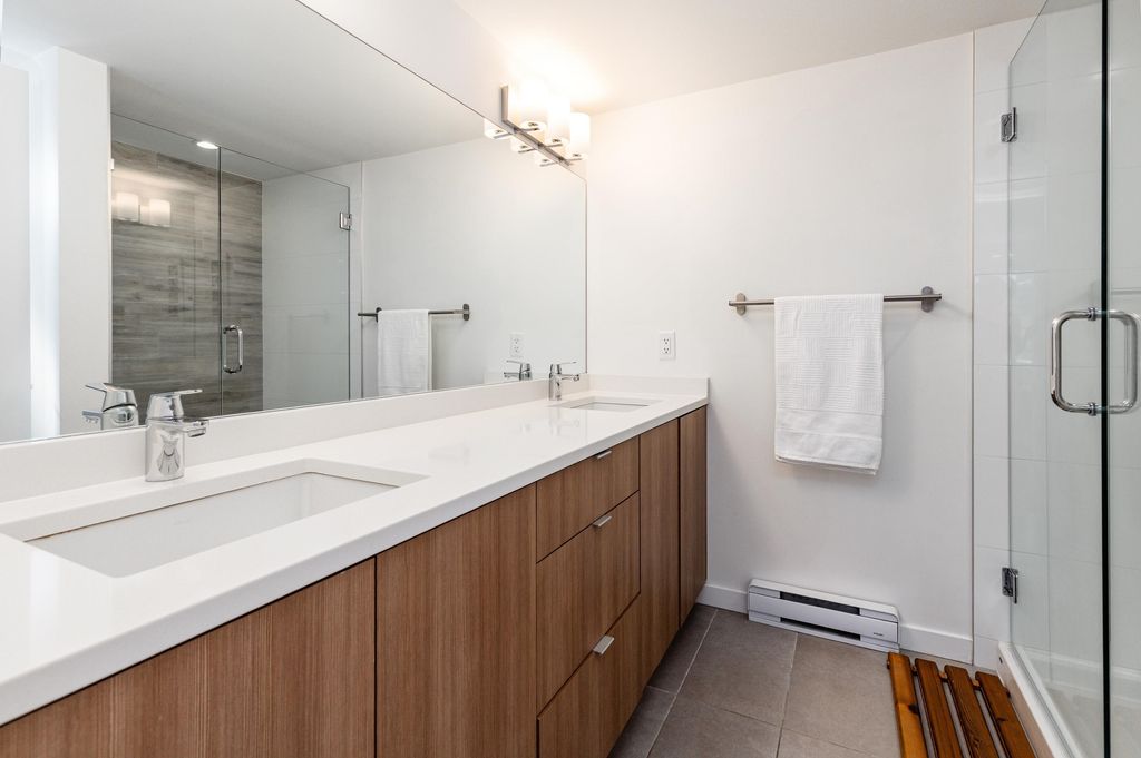 listing image 1106365664378657223