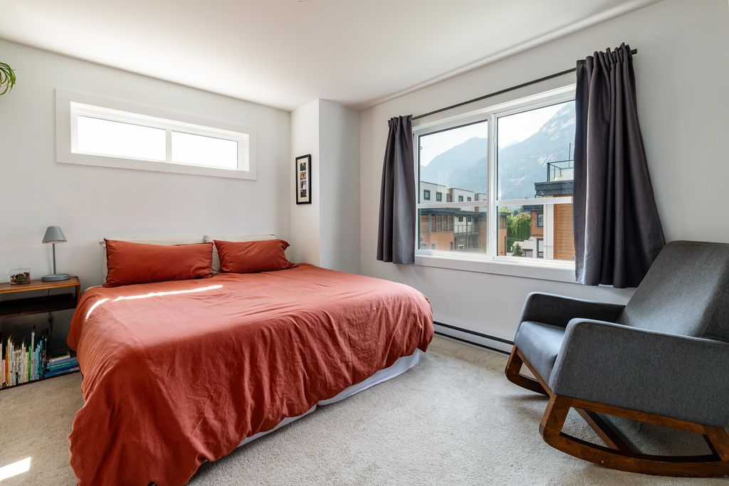 listing image 1100368042354627009