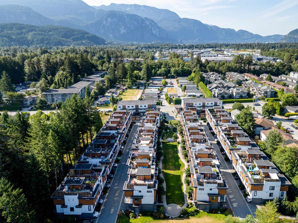 listing image 1104779112468372602