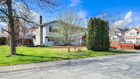 11645 195a Street Pitt Meadows BC V3Y 1G3