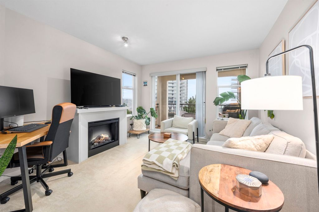 listing image 1102626342779042307