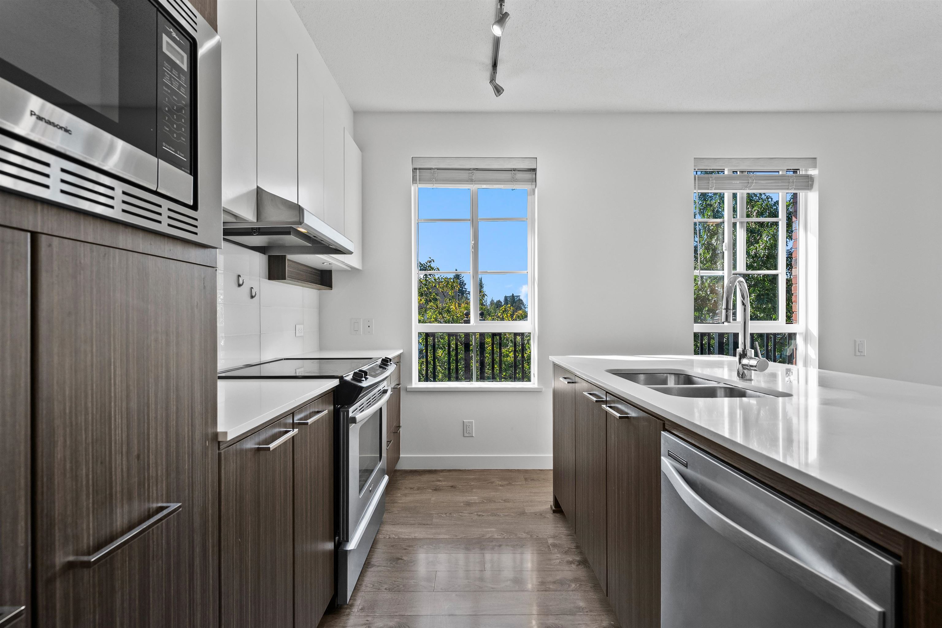 553 Foster Avenue 301