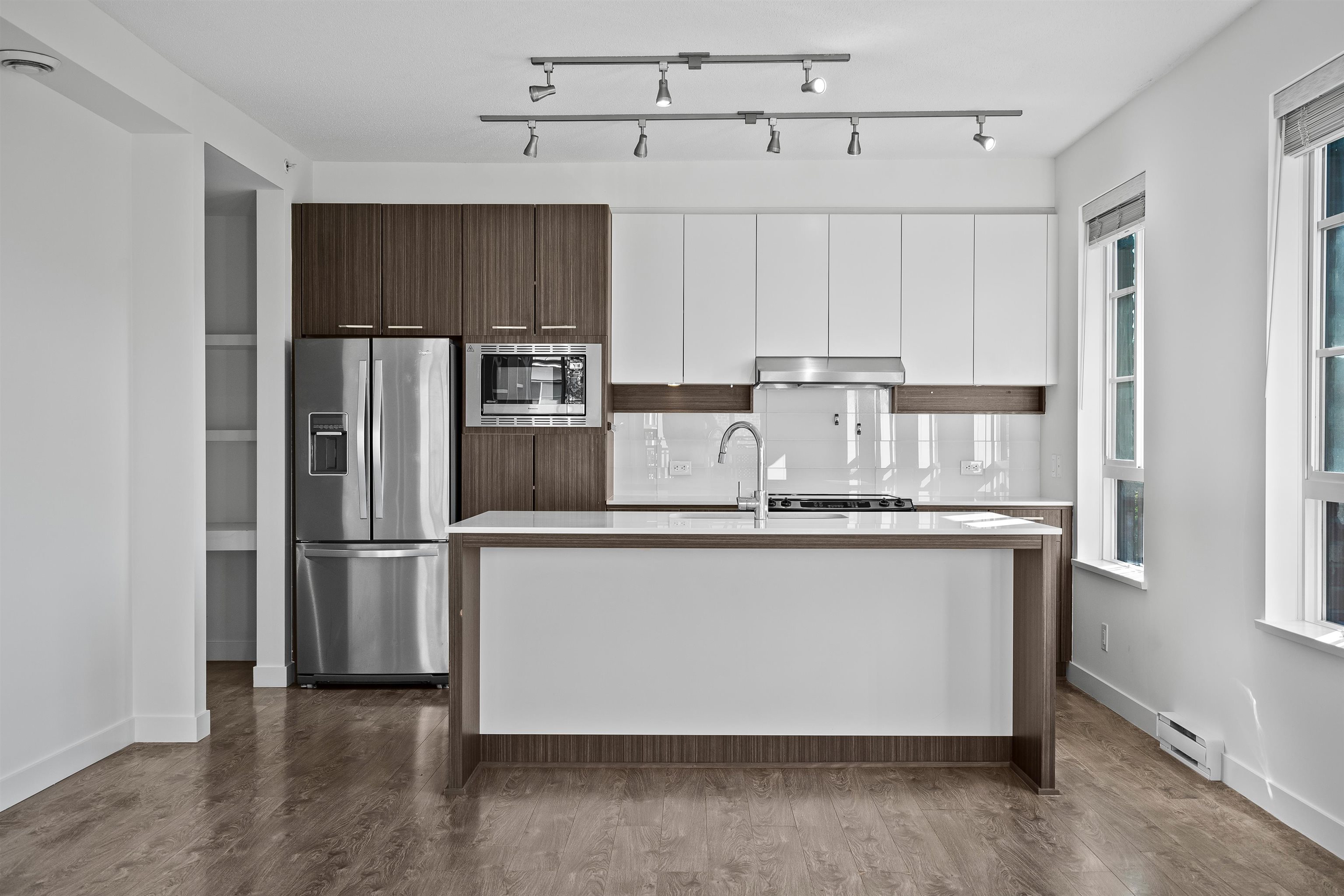 553 Foster Avenue 301