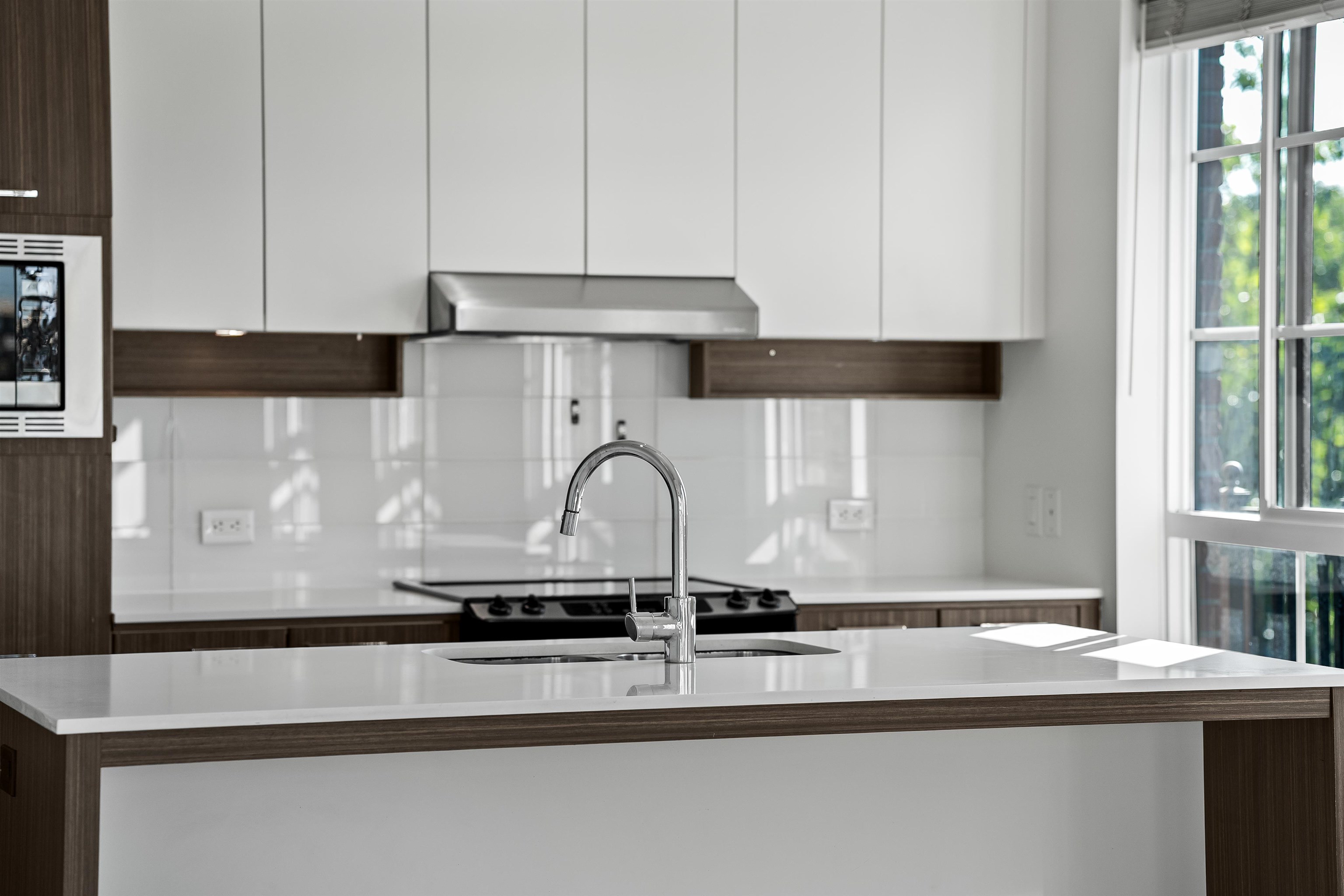 553 Foster Avenue 301