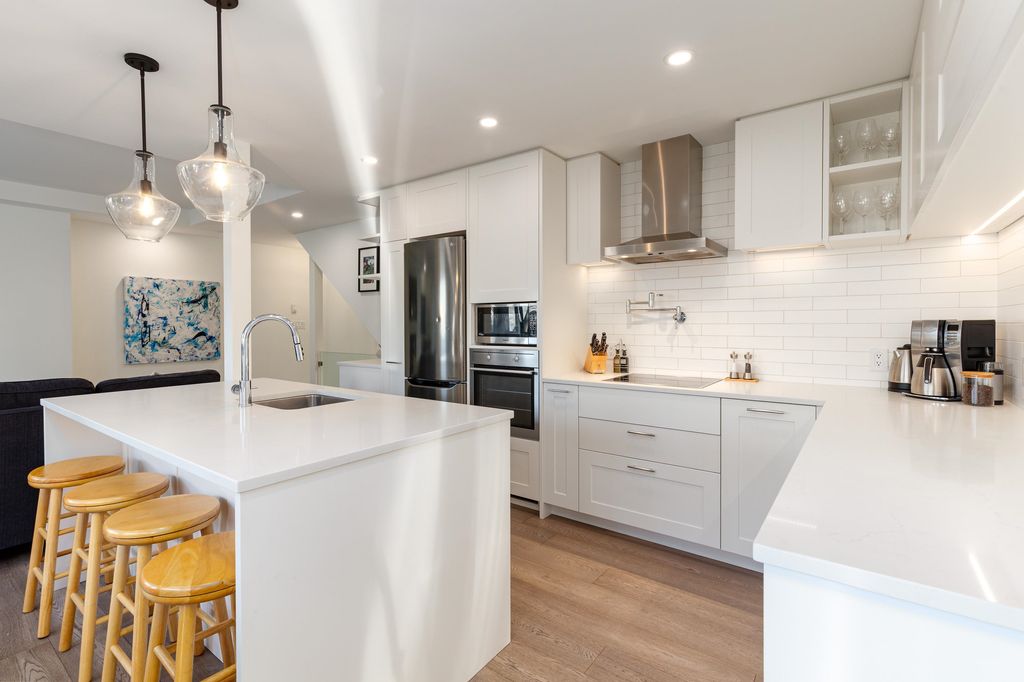 listing image 1102555616758908298