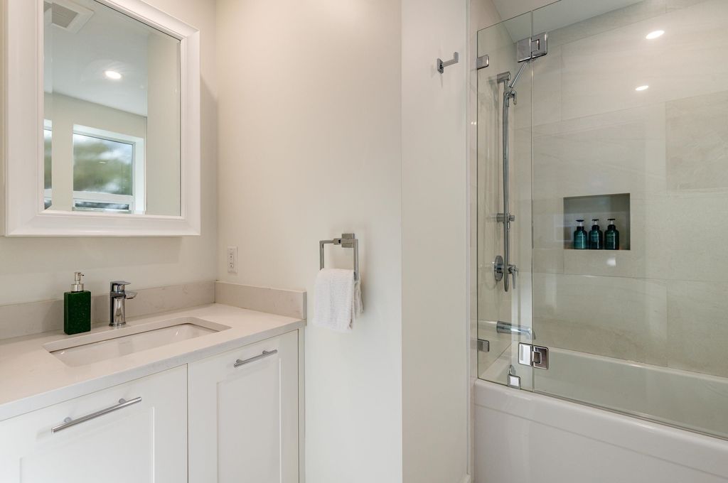 listing image 1105176500513678908