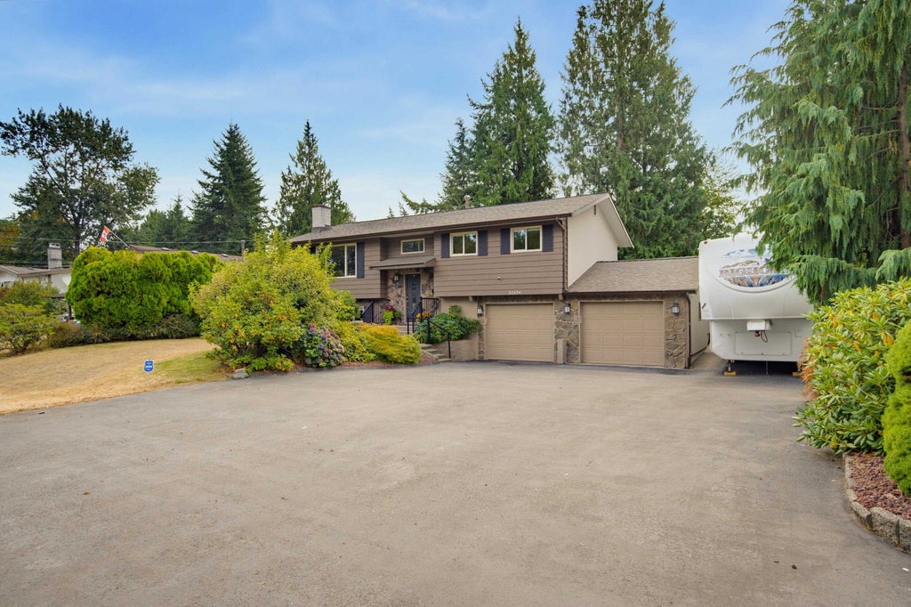 Photo of 20424 43a Avenue, Langley, BC V3A 3C8 (MLS # R3164484)