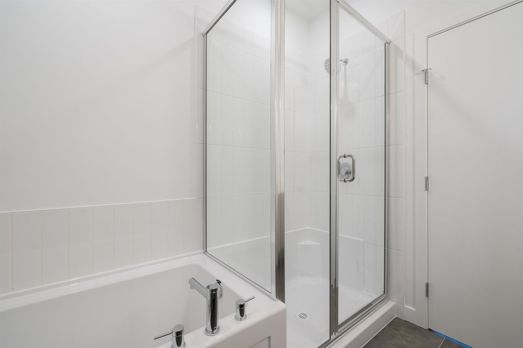 listing image 1105173736380319595