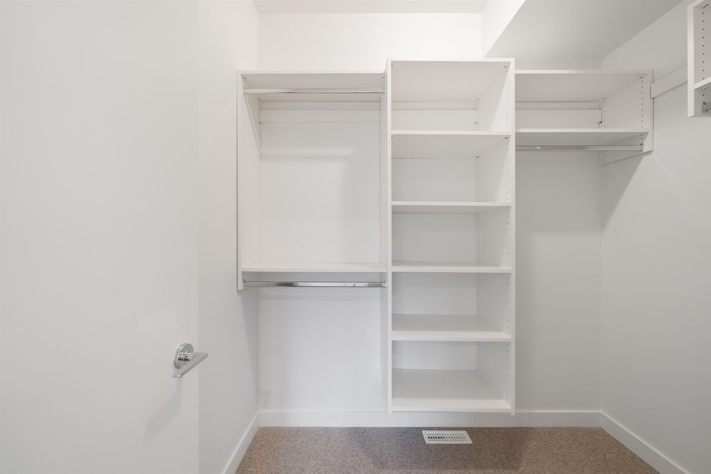 listing image 1109407744905712600
