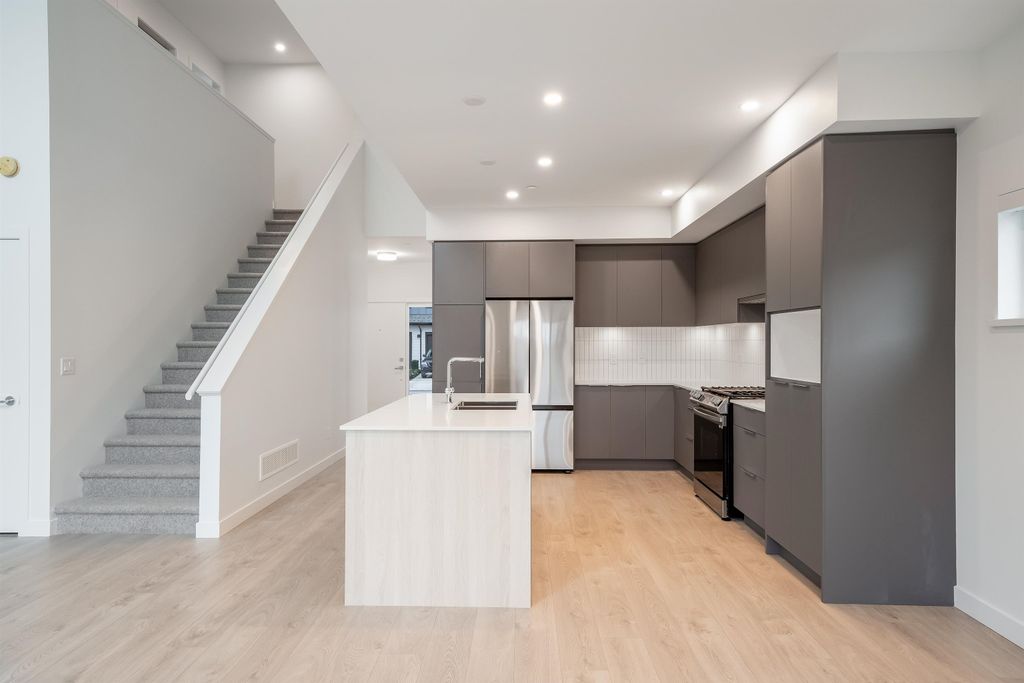 listing image 1102343067981591423