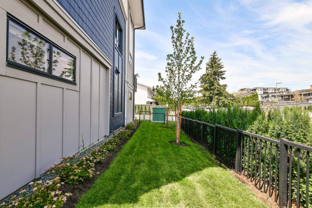 Photo of 33520 Kingston Avenue #10, Abbotsford, BC V2S 0R6 (MLS # R3153634)