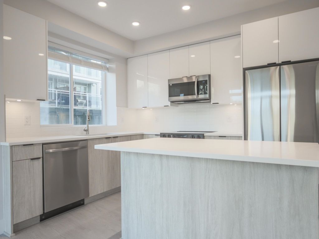 listing image 1100071663261514970