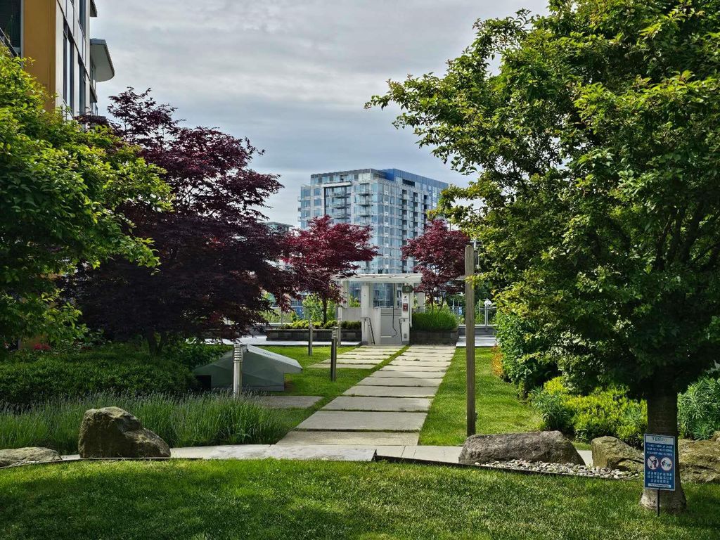 listing image 1108937582636614887