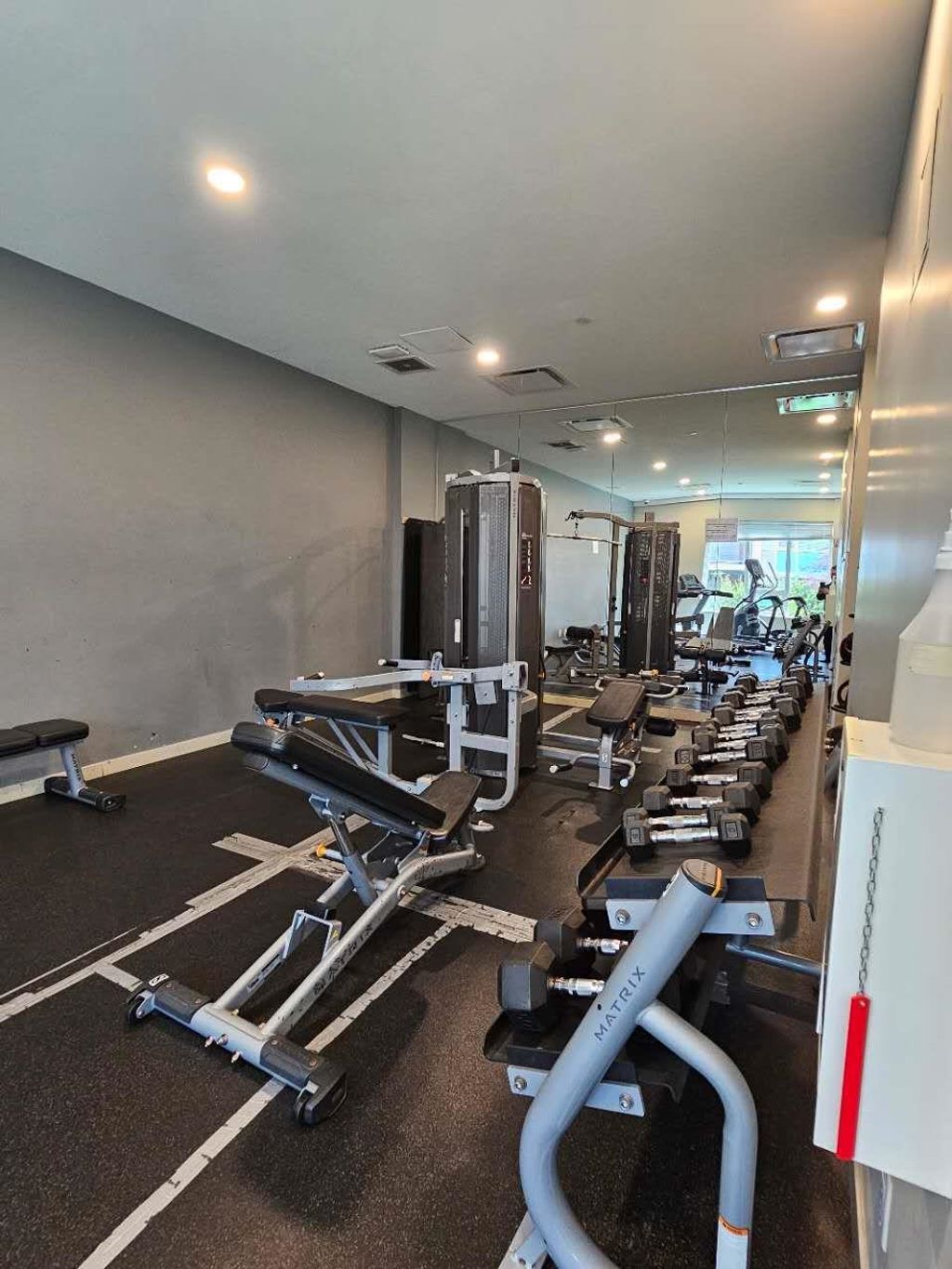 listing image 1104300458265026930