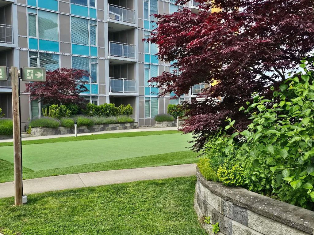 listing image 1100123699303545635