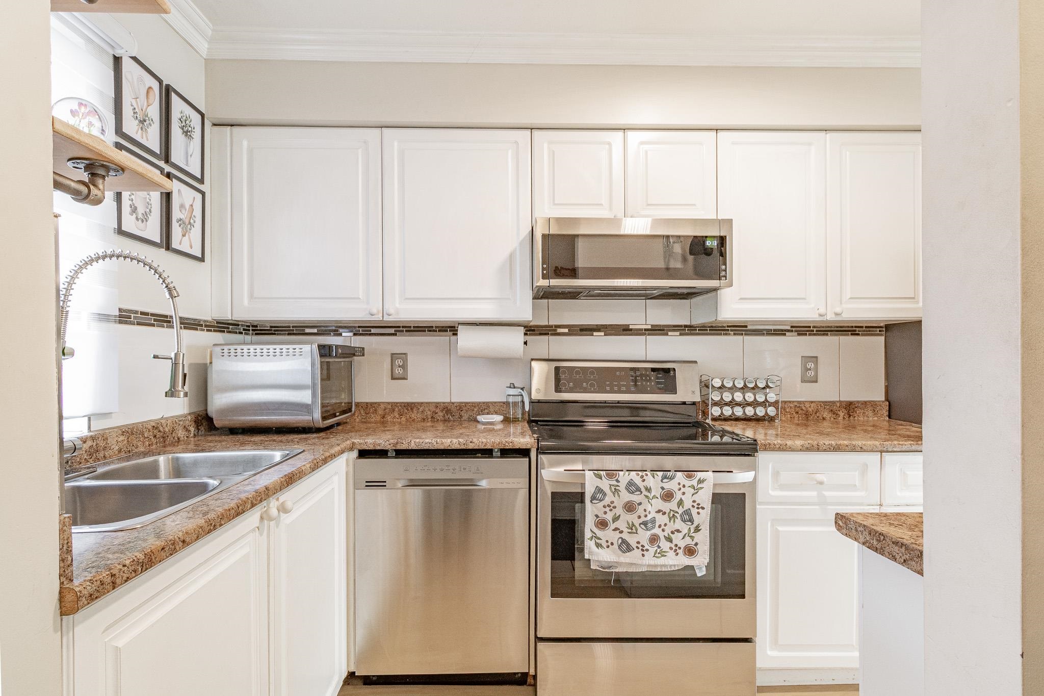 1570 Prairie Avenue 107