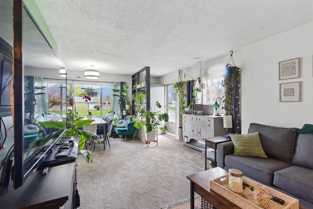 Photo of 8687 Elm Drive, Chilliwack, BC V2P 4Y3 (MLS # R3108654)