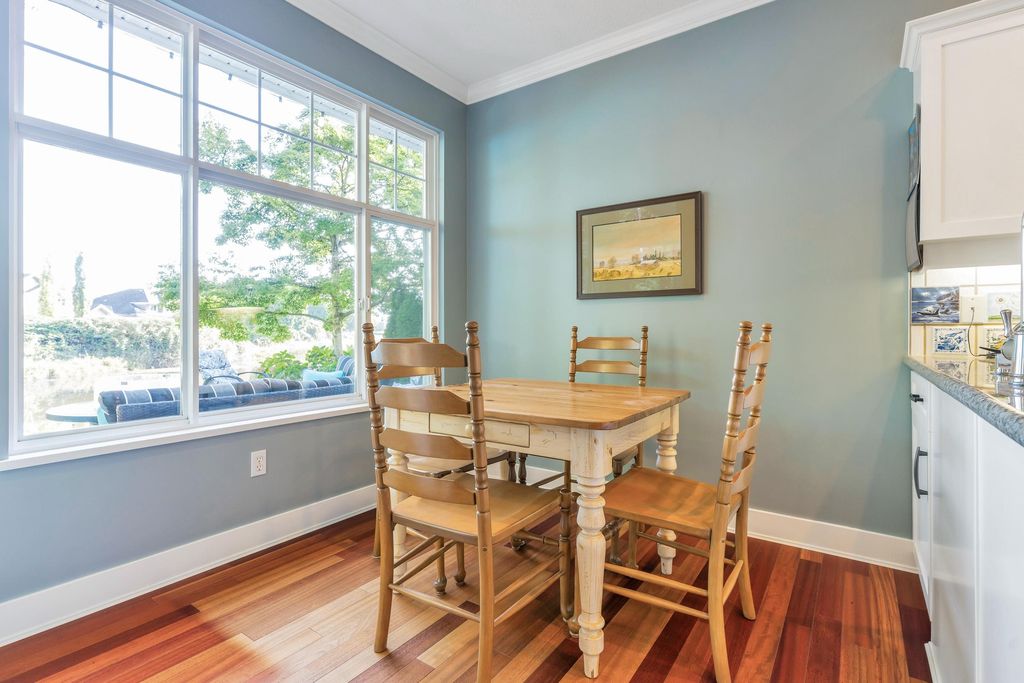 listing image 1102989314314940581