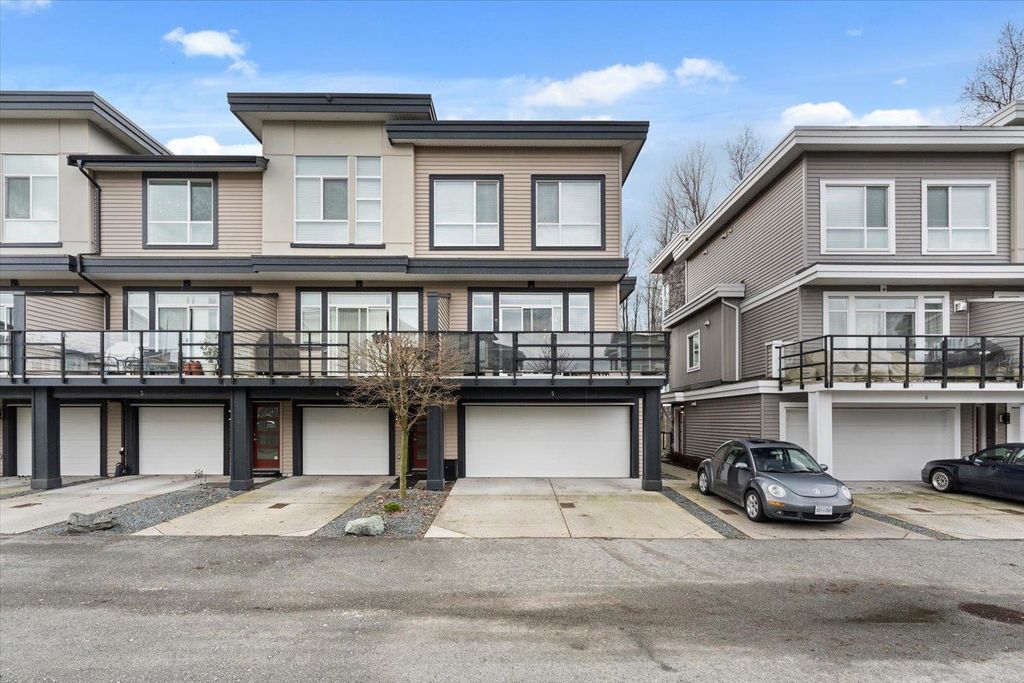 Photo of 8413 Midtown Way #5, Chilliwack, BC V2P 0G7 (MLS # R3100177)