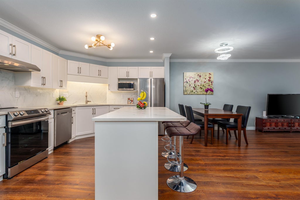 Photo of 2410 Emerson Street #301, Abbotsford, BC V2T 3J3 (MLS # R3125577)