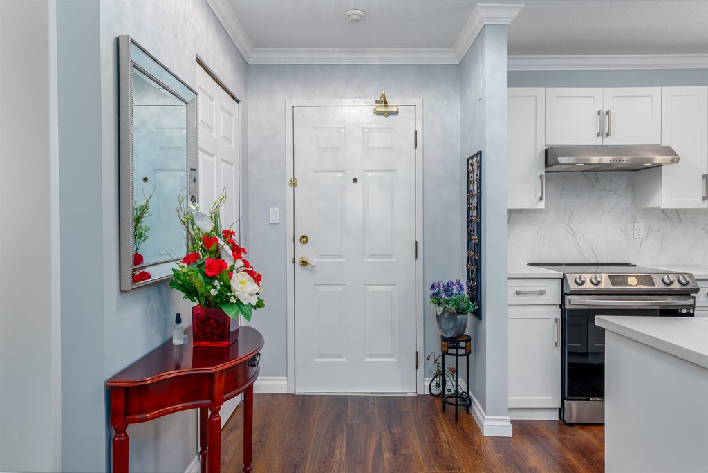 Photo of 2410 Emerson Street #301, Abbotsford, BC V2T 3J3 (MLS # R3125577)