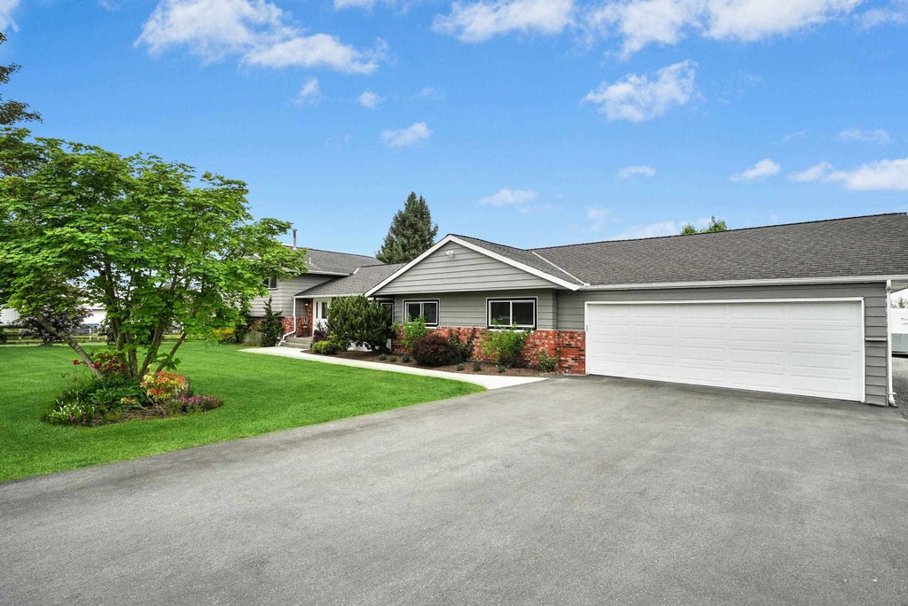 Photo of 21723 24 Avenue, Langley, BC V2Z 1P5 (MLS # R3163056)