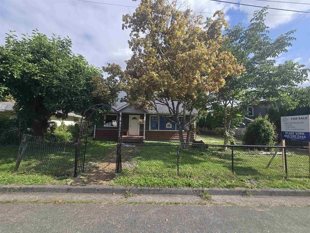 Photo of 9756 Sidney Street, Chilliwack, BC V2P 4G6 (MLS # R3100153)