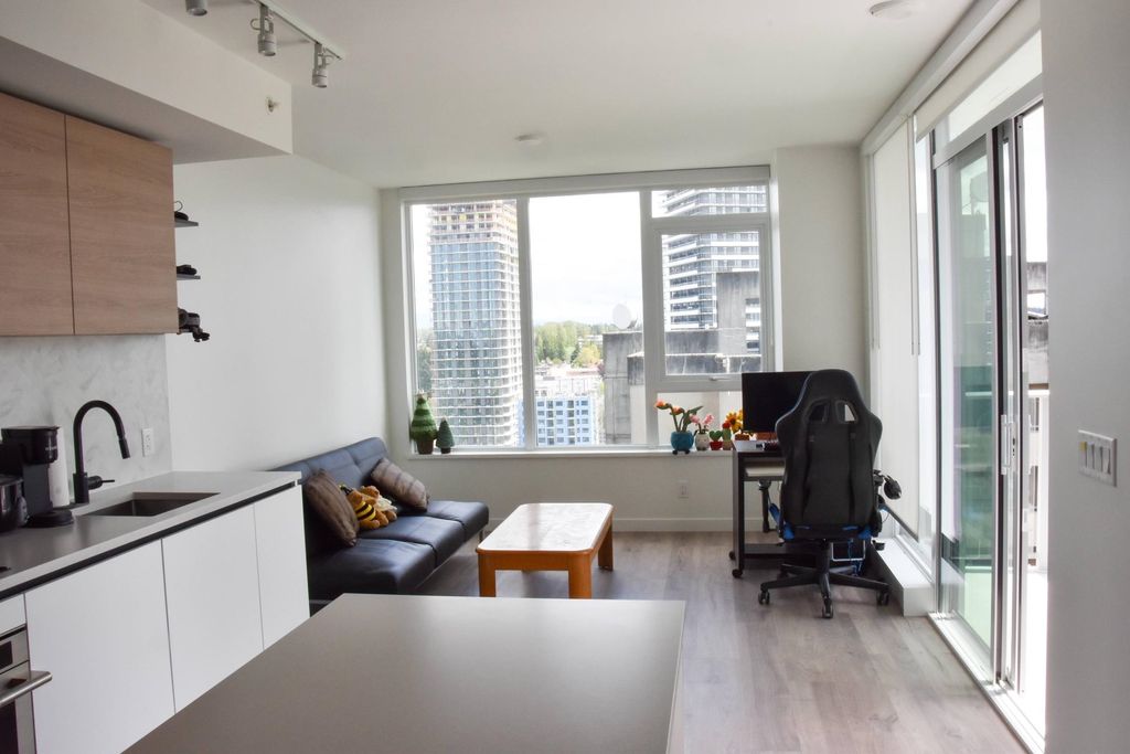 listing image 1102982188297750632