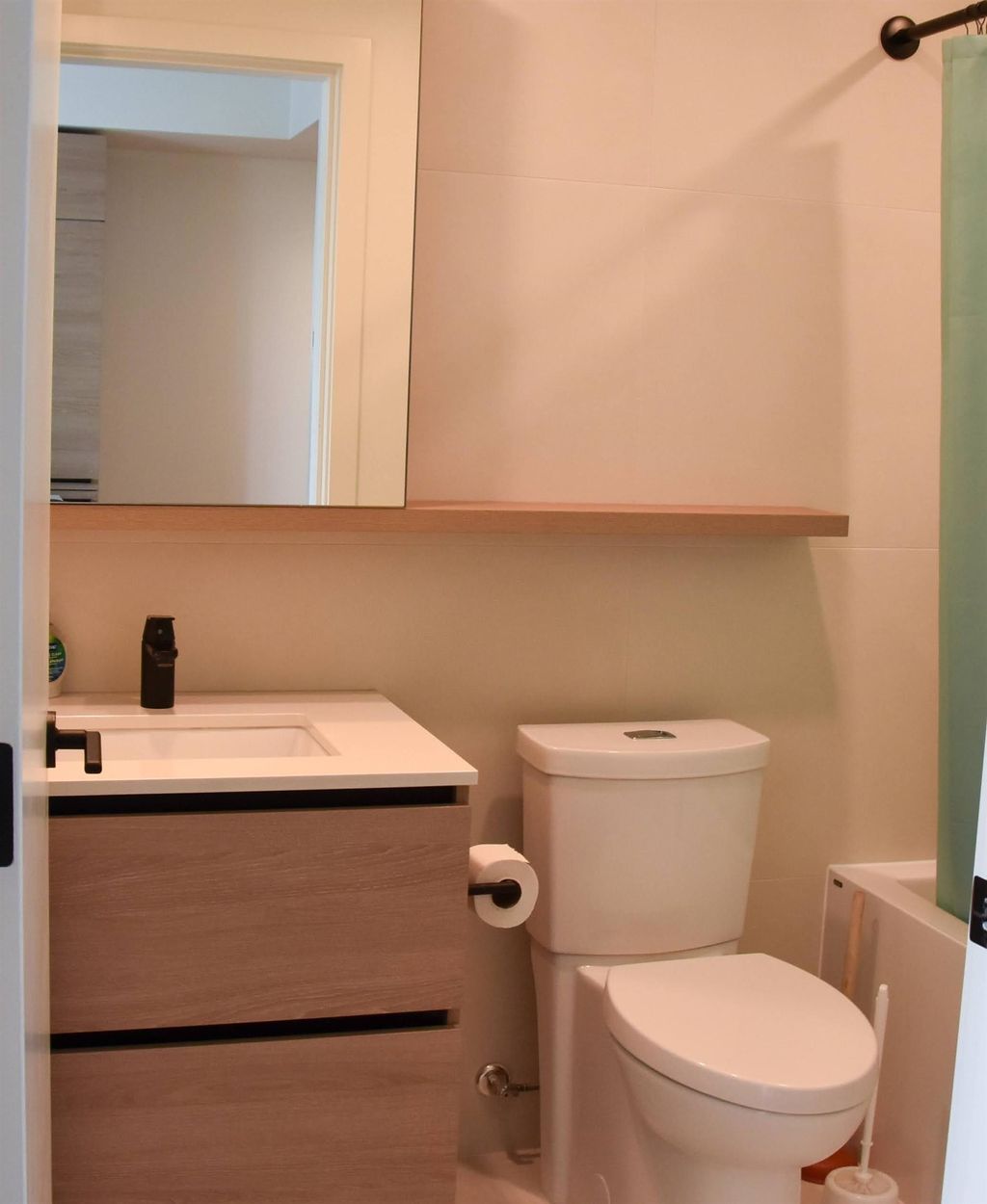 listing image 1100462463418394381