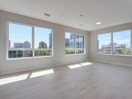 304 - 110 E 17, North Vancouver, BC 3
