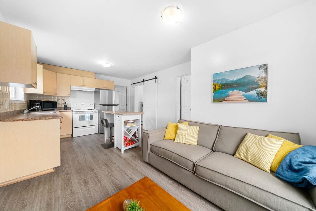 listing image 1106914324358463327