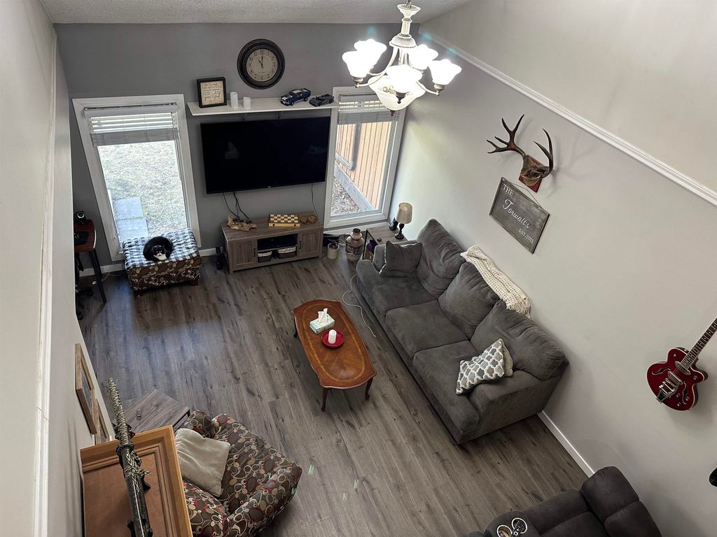 listing image 1101786812803457713
