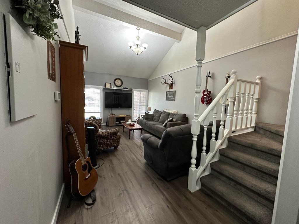 listing image 1100688146705686057