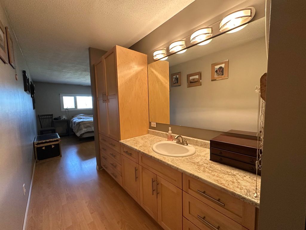 listing image 1100837096512112693