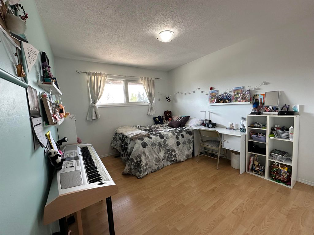 listing image 1109089991846681522