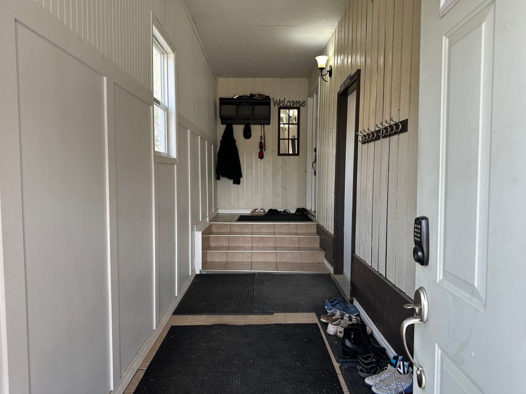 listing image 1100336685393752351