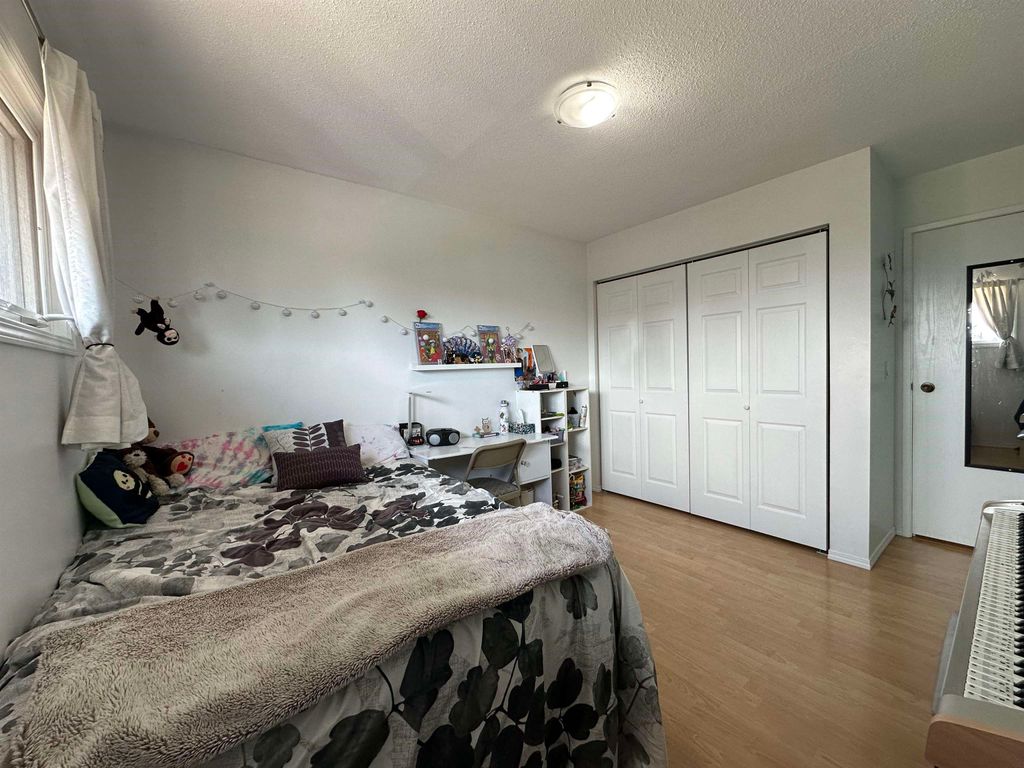 listing image 1109108266419697788
