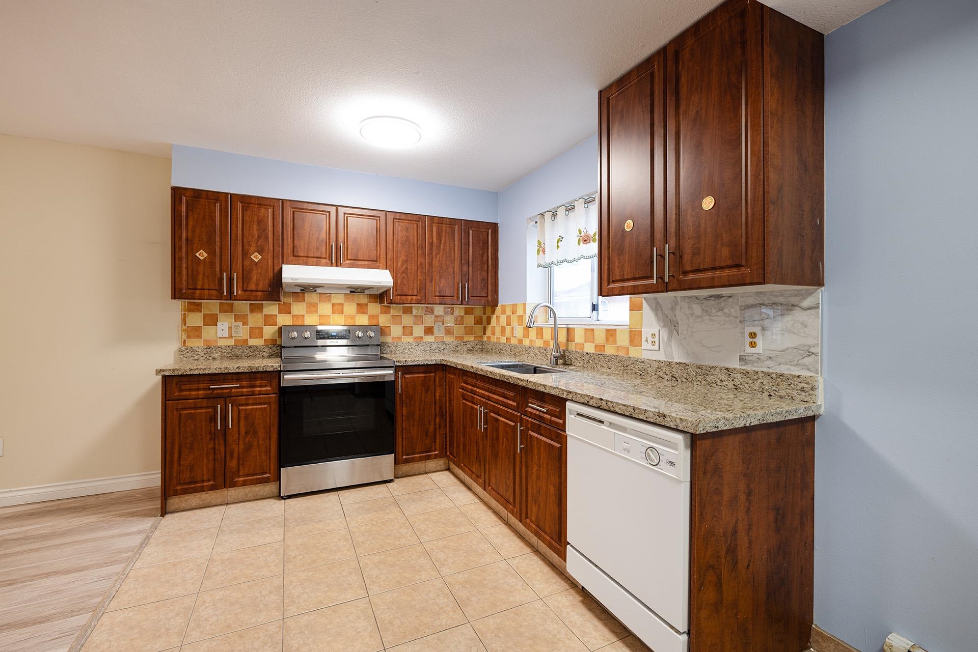 8651 General Currie Road 5