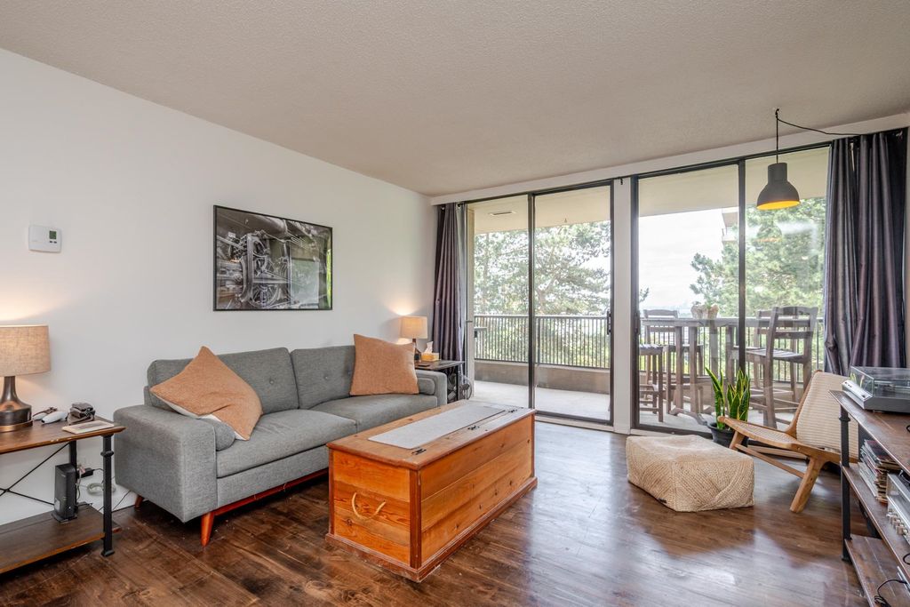 listing image 1102622426054422176