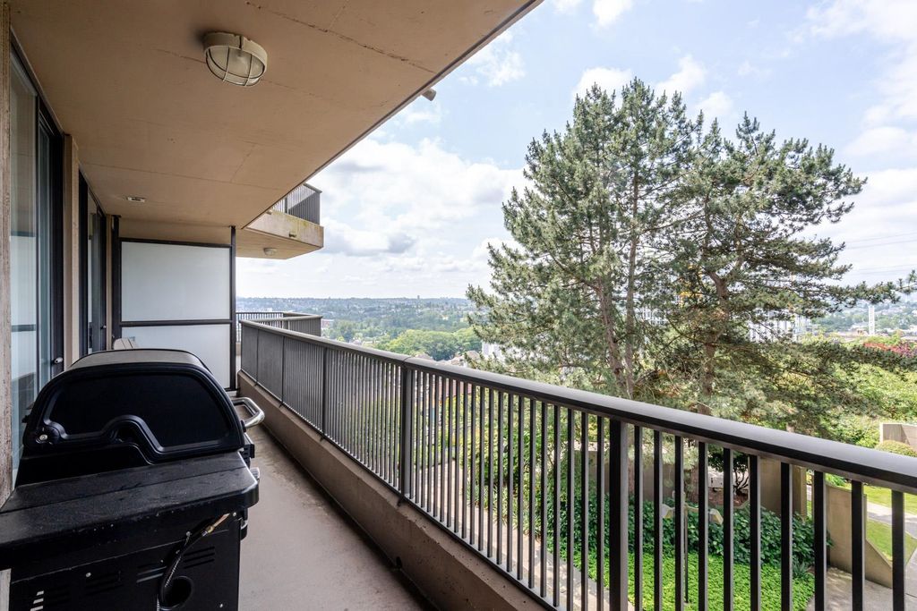 listing image 1102778047209260465