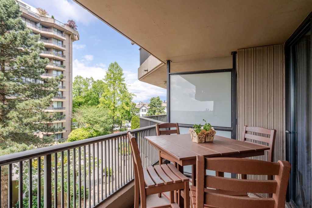 listing image 1104695004101811349
