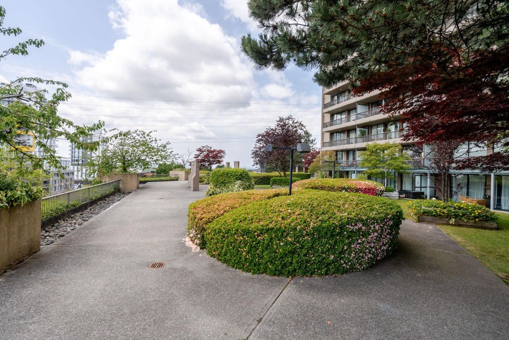 listing image 1105303577478000788