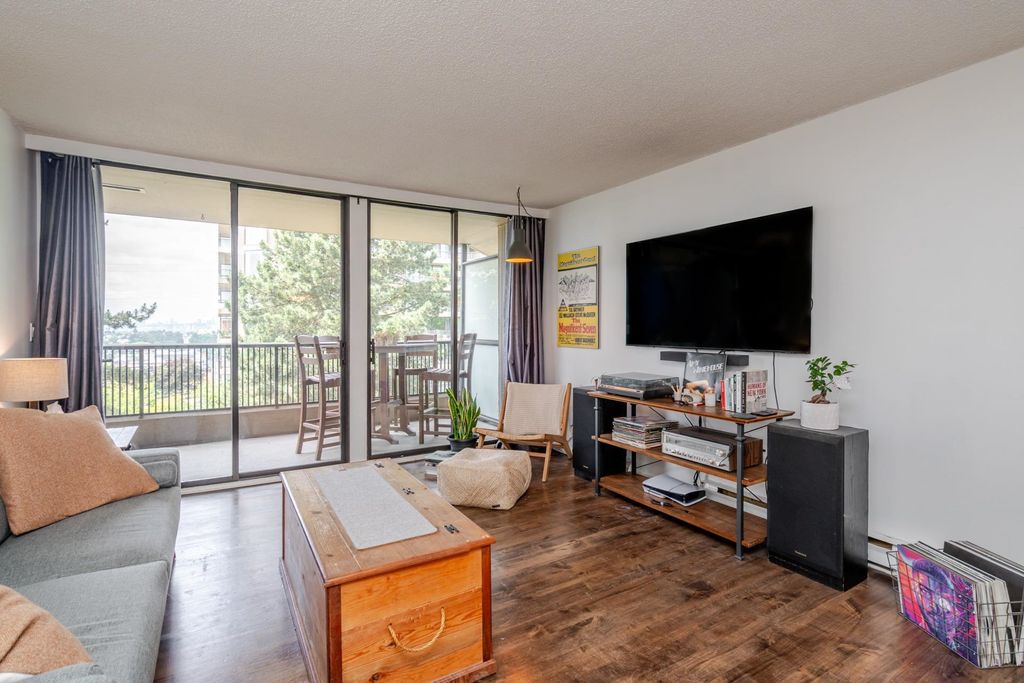 listing image 1107621144743657568