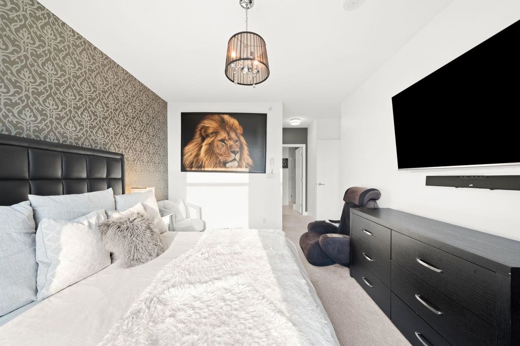 listing image 1105555821094137807