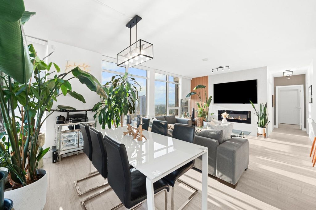 listing image 1105516016294736255