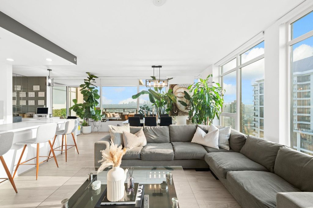 listing image 1104524917905655043